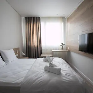 ornament-suites-nilie-hospitality-mgmt-thessaloniki.hotelschalkidiki.net/