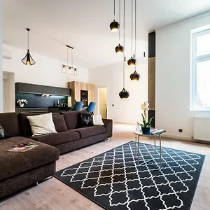  Apartment Regi Highrise Oasis